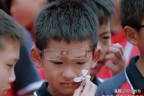 娱乐吃瓜君男孩化妆,揭秘男孩化妆潮流，变身美妆达人